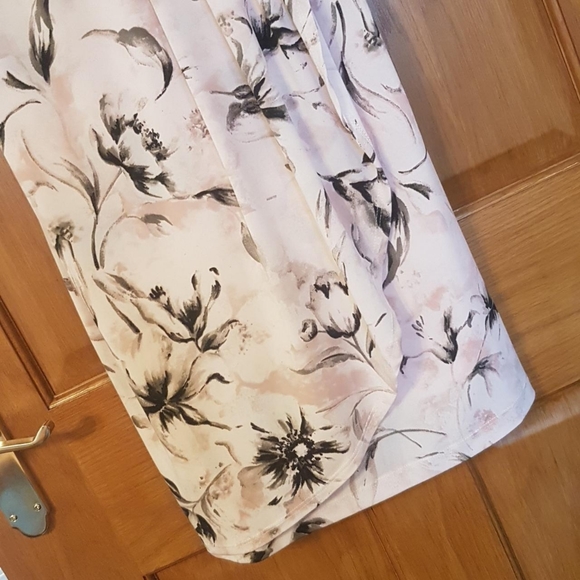 Soft pink floral midi dress size 10 - Picture 4 of 5